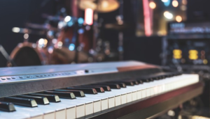 How Much Does A Upright Piano Weigh (Easy Guide)